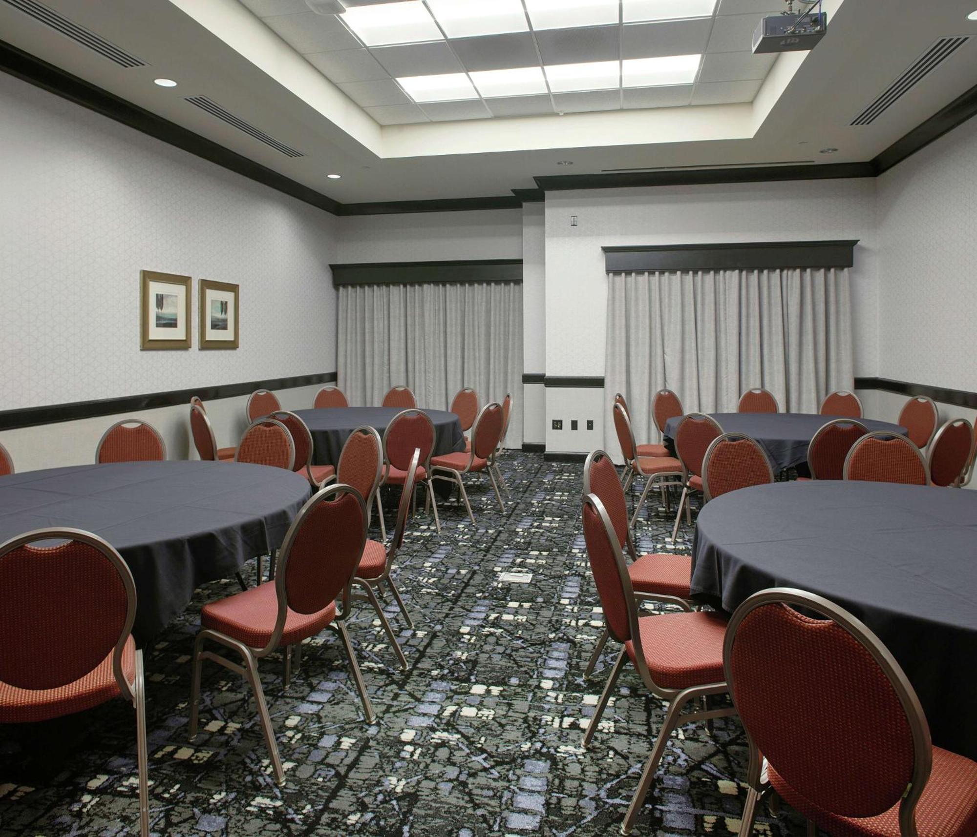 Doubletree Suites By Hilton Μπέντονβιλ Εξωτερικό φωτογραφία