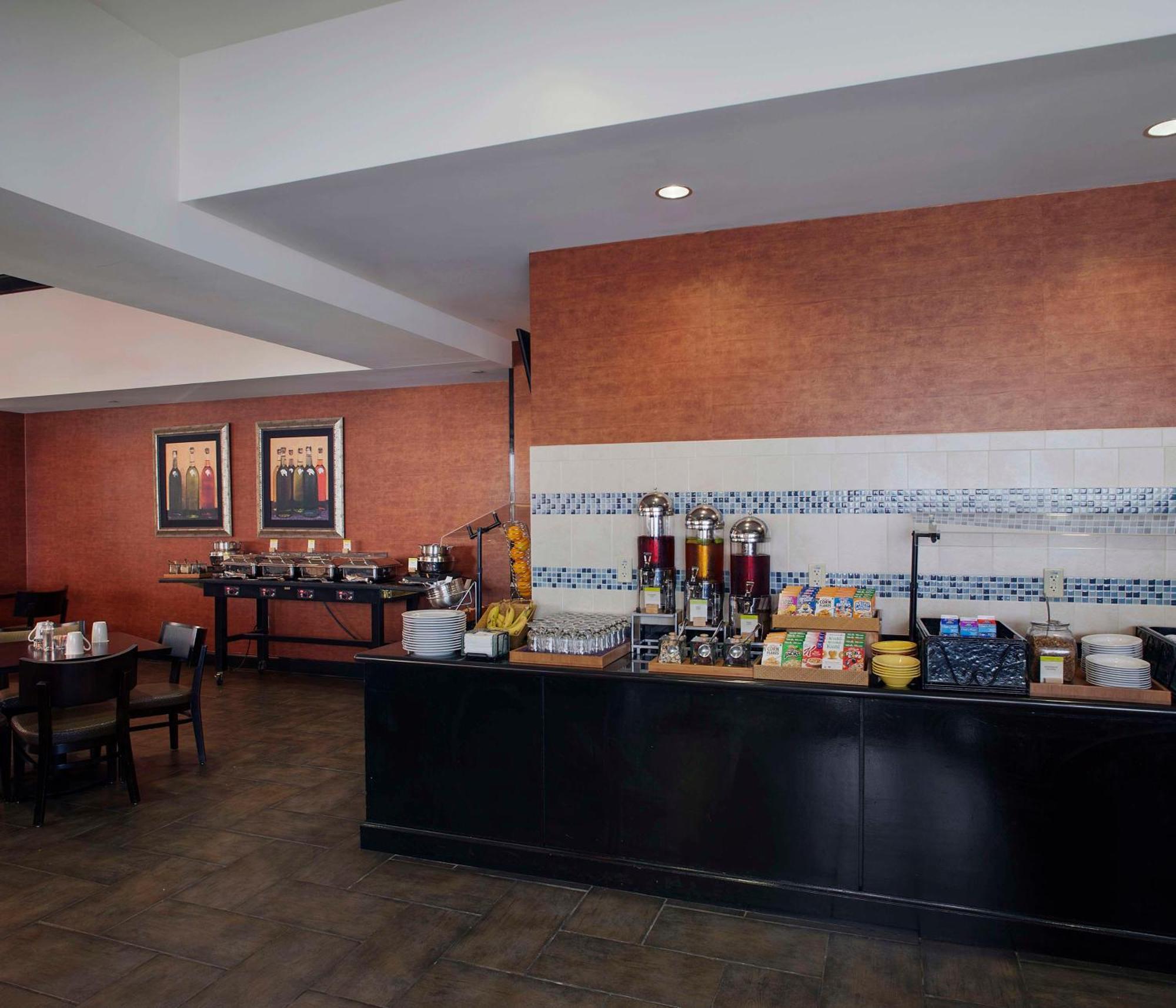 Doubletree Suites By Hilton Μπέντονβιλ Εξωτερικό φωτογραφία